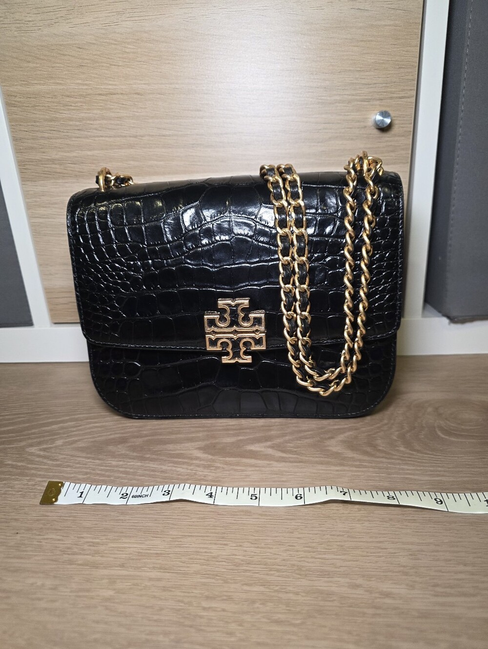 Tory Burch Black Croc Embossed Leather Shoulder Bag with Gold Chain